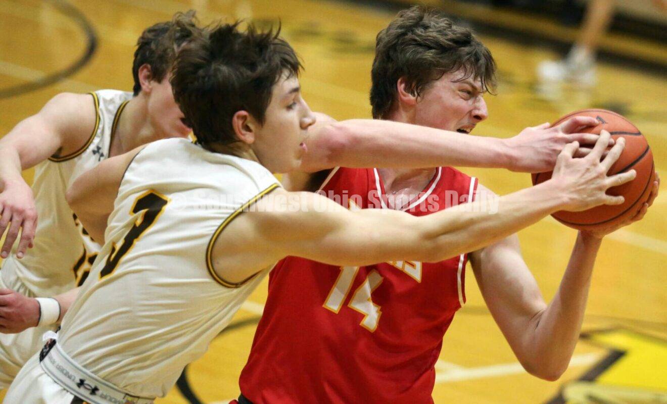 Fenwick endures a rough return to the court, absorbs 13-point GCL Coed ...